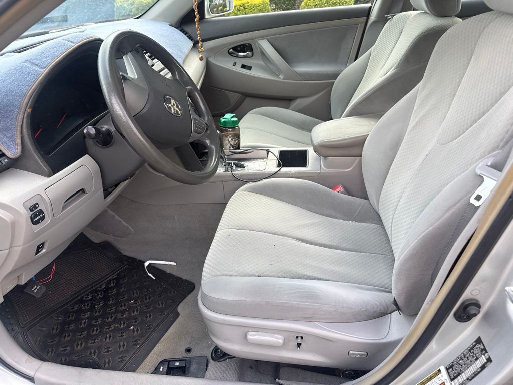 Used 2008  Toyota LE image 6