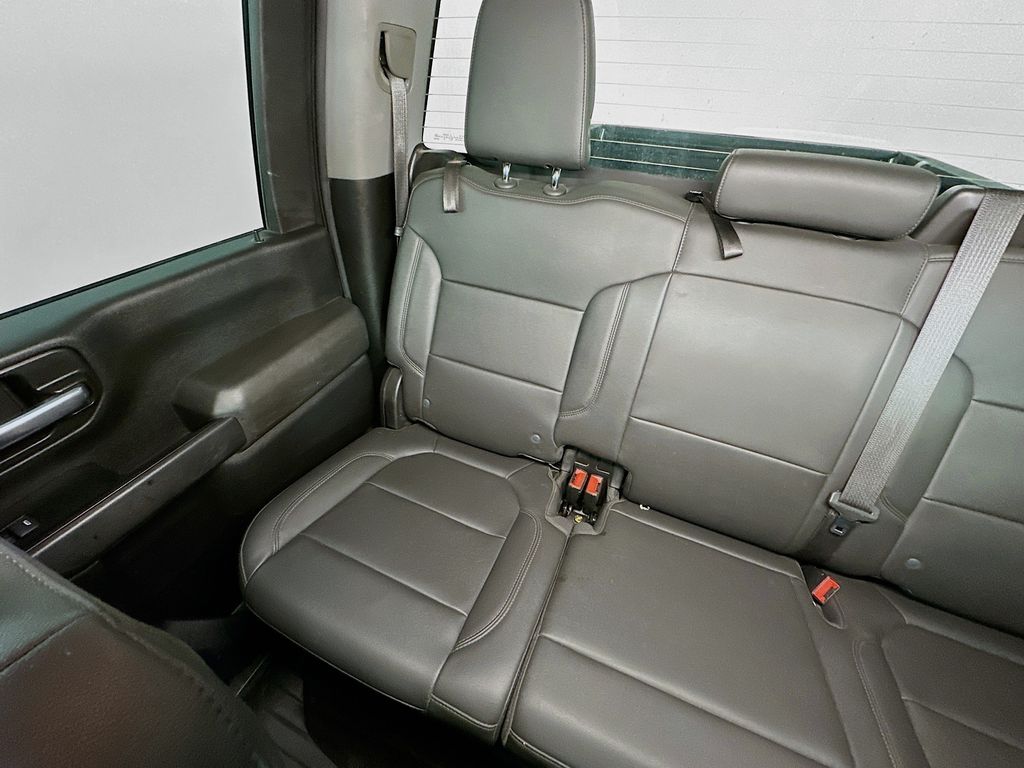 ChevroletSilverado 2500HD12