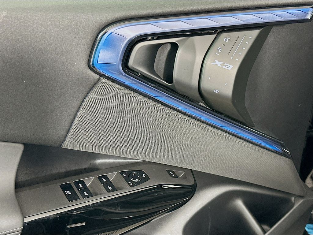 Thumbnail: 2025 BMW X3 - 17