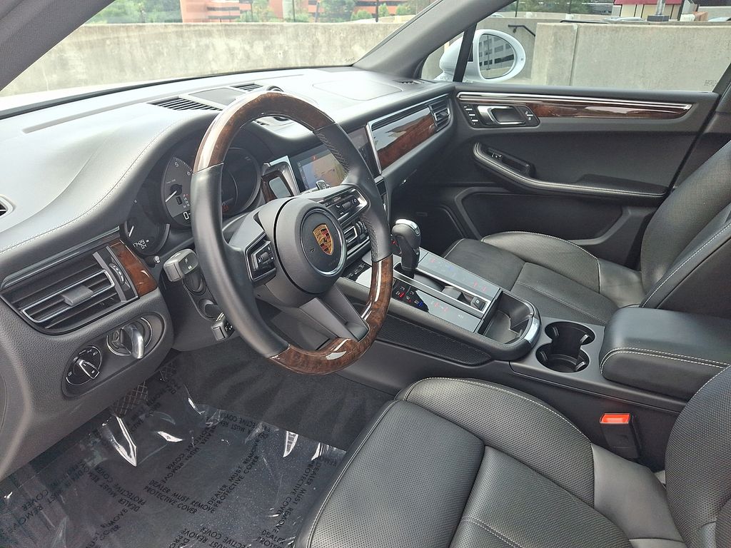 Thumbnail: 2022 Porsche Macan - 4