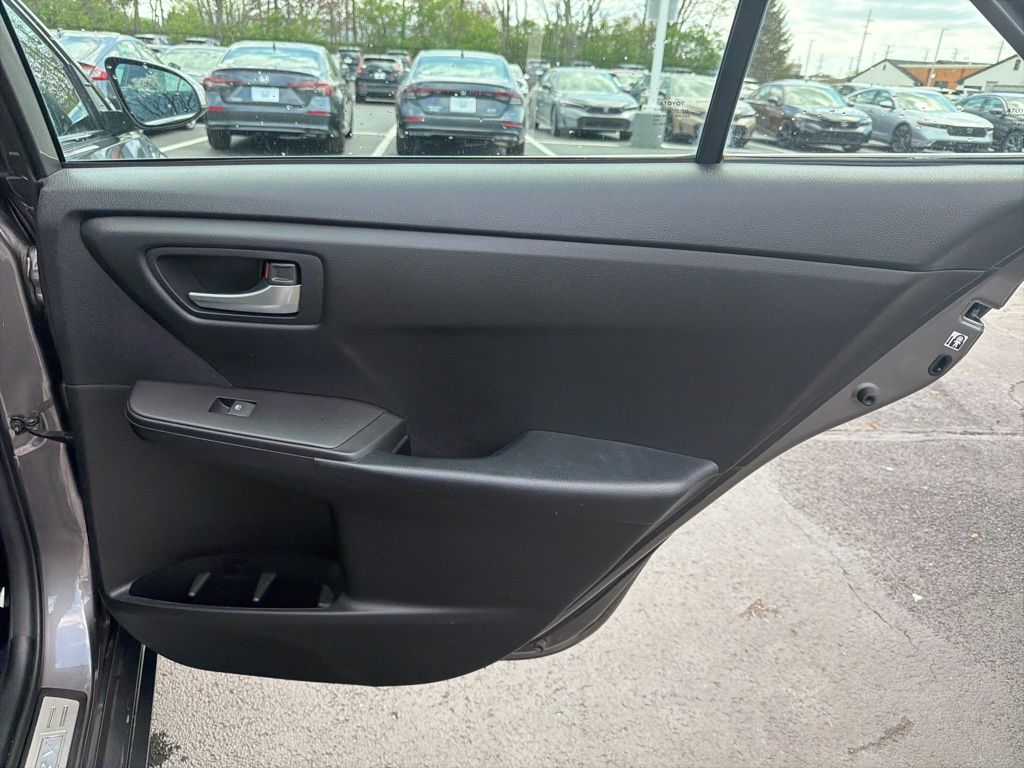 Thumbnail: 2016 Toyota Camry - 23