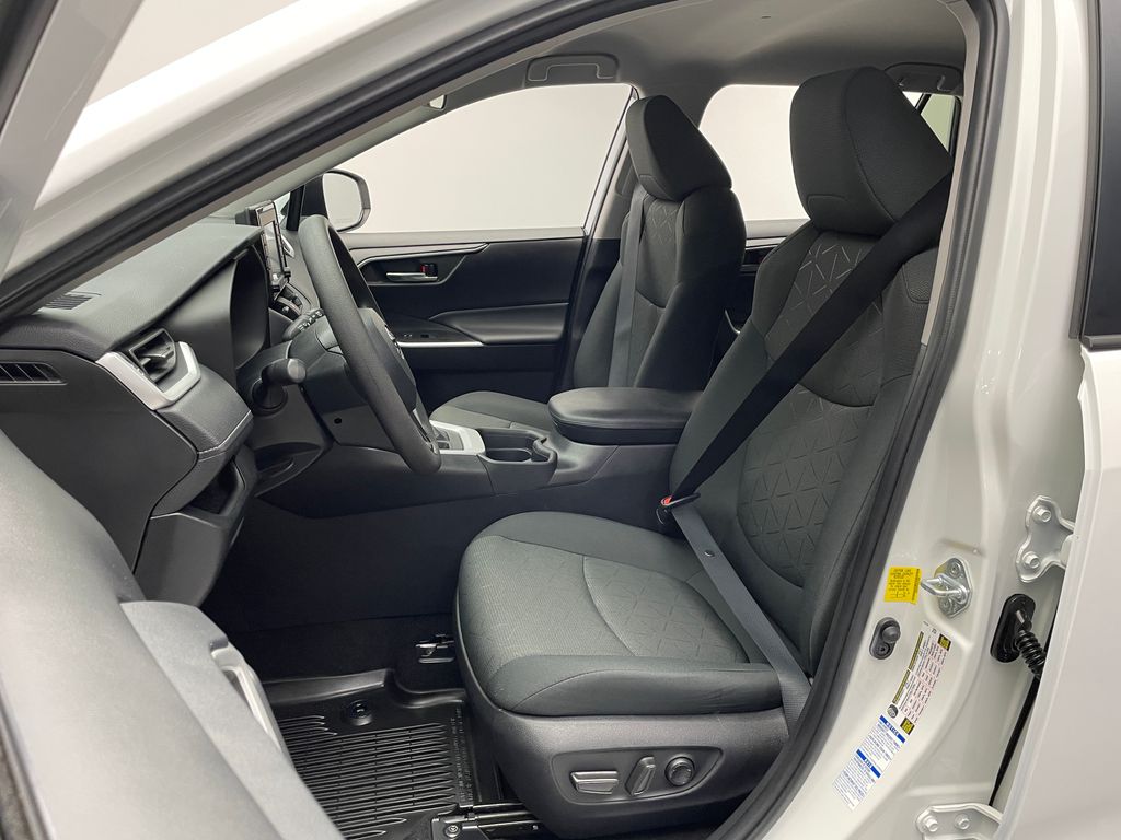 2021 Toyota RAV4 XLE 13