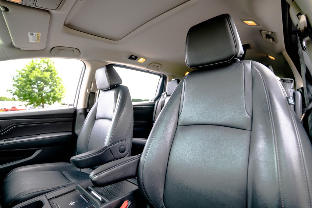 Used 2025 Honda Odyssey Van