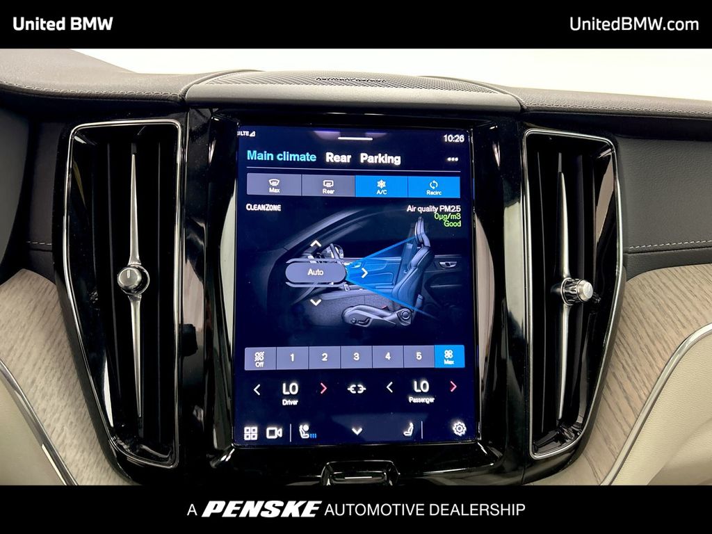 2022 Volvo XC60 B6 Inscription 18