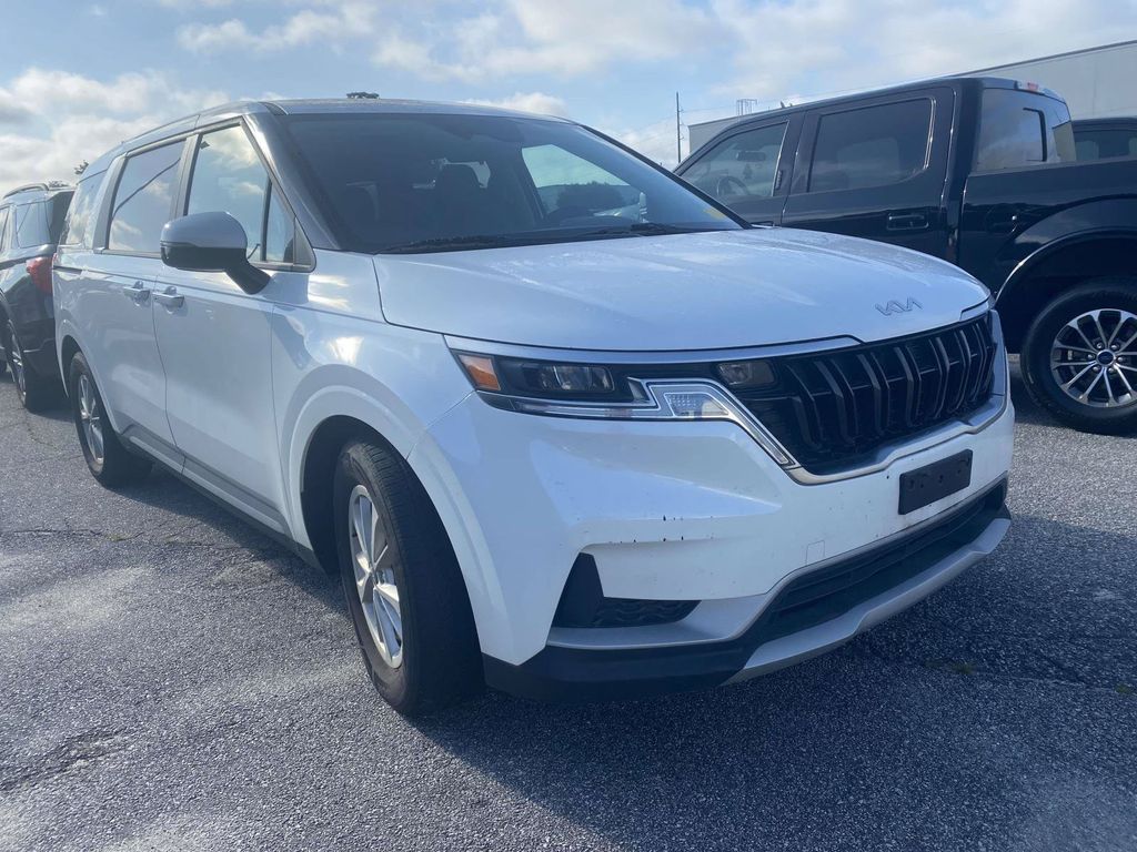 Snow White Pearl 2024 Kia Carnival Minivan Front-Wheel Drive 8-Speed Automatic