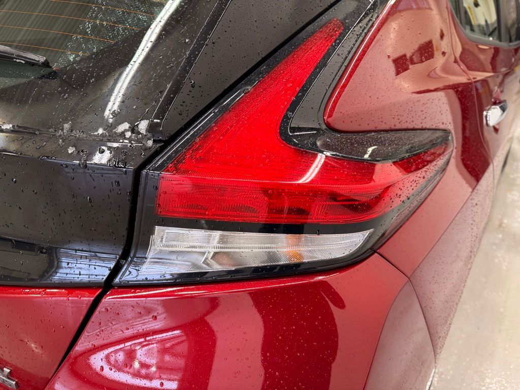 Thumbnail: 2023 Nissan Leaf - 5