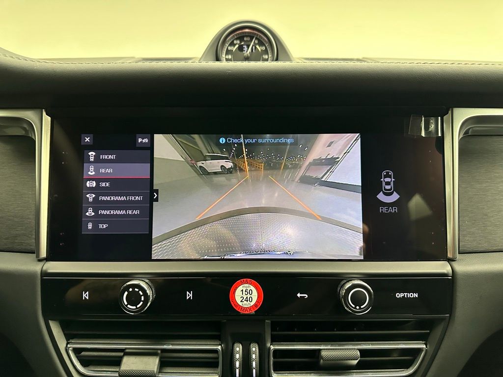 Thumbnail: 2024 Porsche Macan - 16