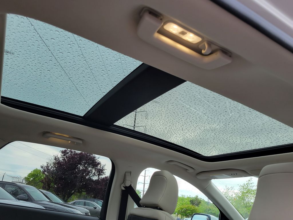 Thumbnail: 2024 Ford Edge - 17