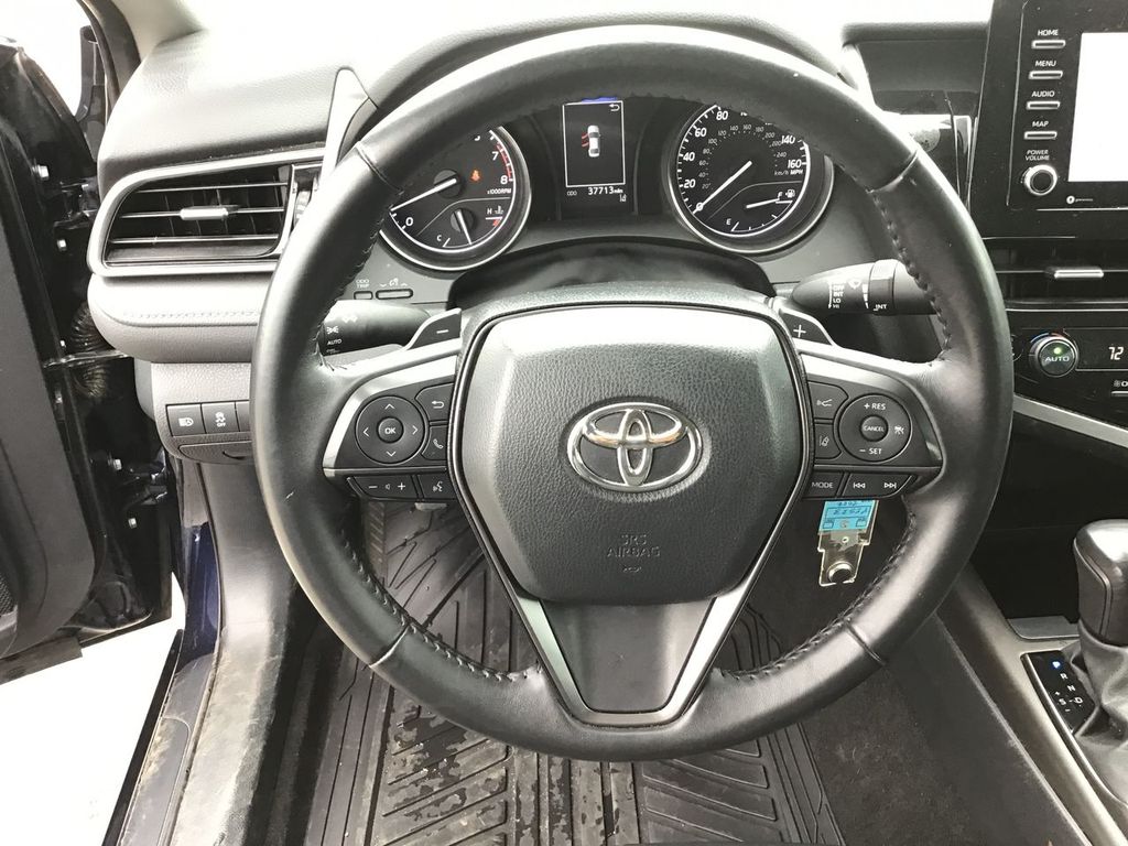 2022 Toyota Camry SE - Photo 13