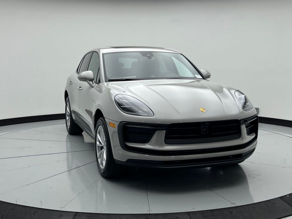 Thumbnail: 2025 Porsche Macan - 7