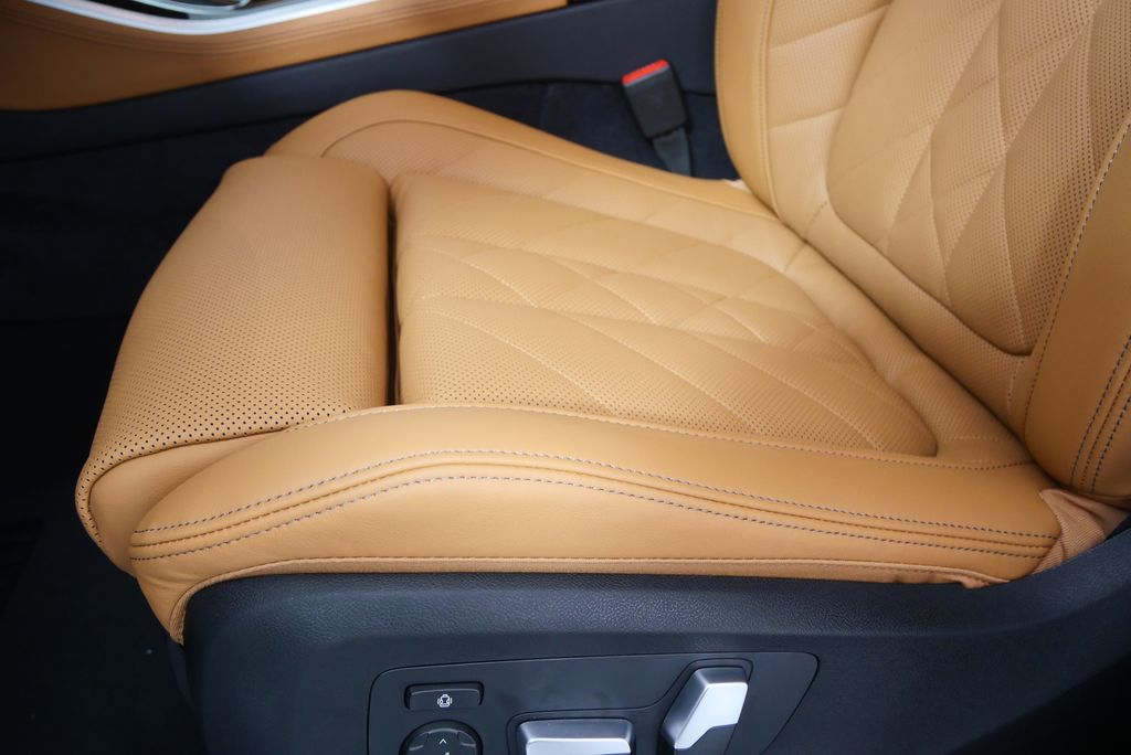 Thumbnail: 2026 BMW X5 - 10