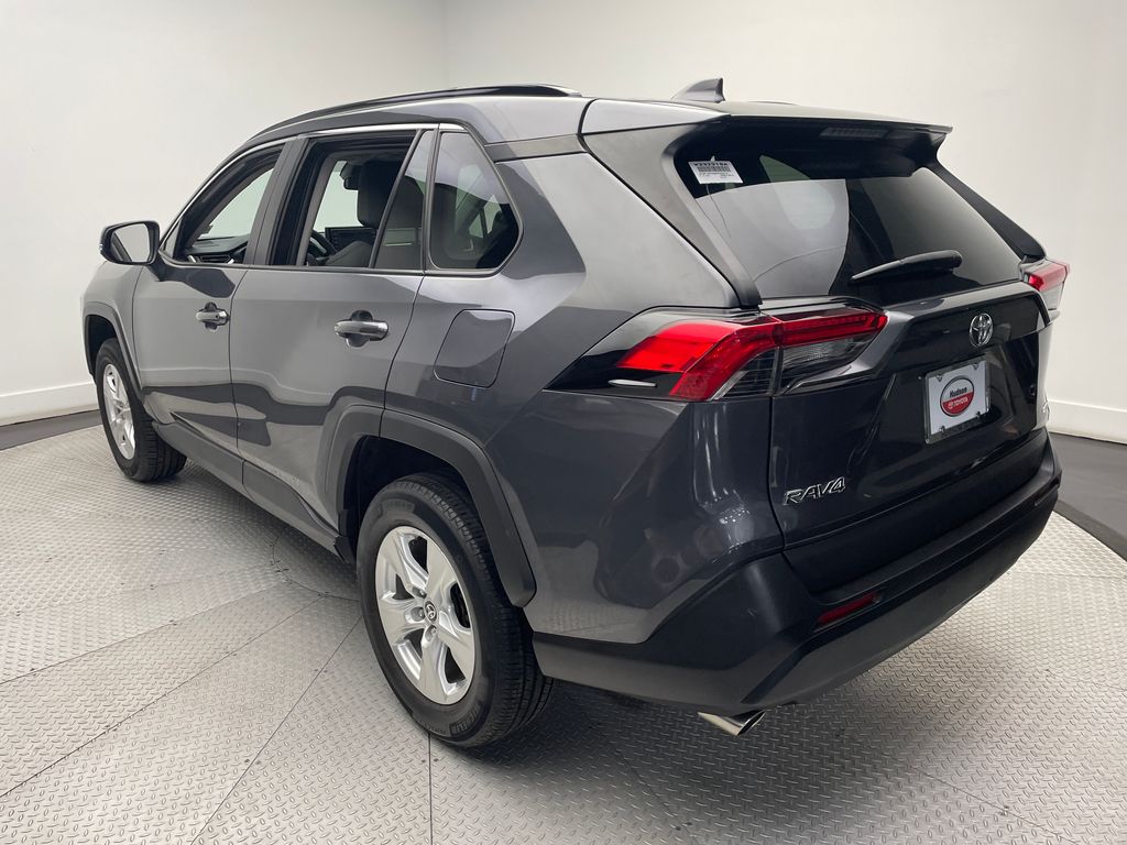 2021 Toyota RAV4 XLE 7