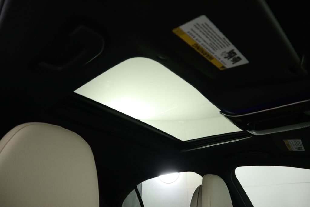 Thumbnail: 2025 Mercedes-Benz C-Class - 18