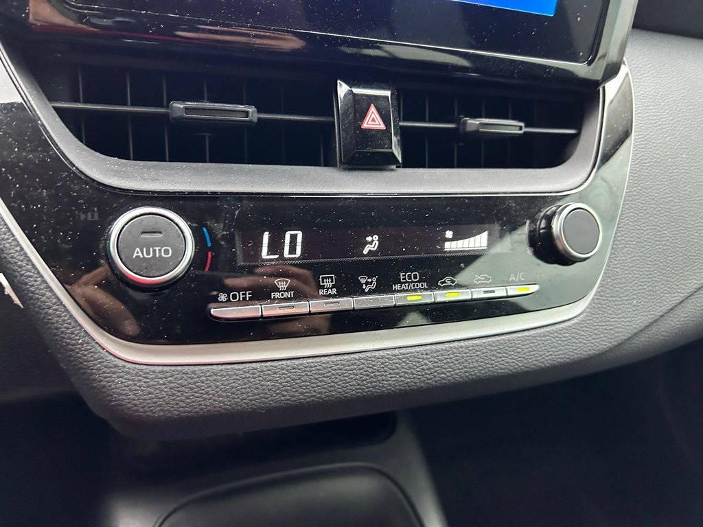 Thumbnail: 2025 Toyota Corolla - 25