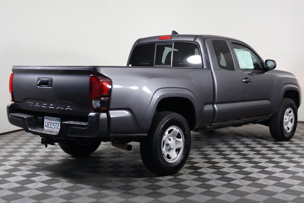 Thumbnail: 2019 Toyota Tacoma - 4