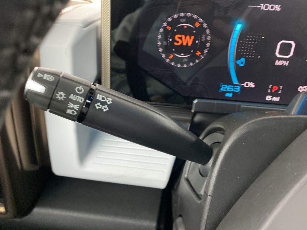 2025 GMC HUMMER EV SUV 2X photo