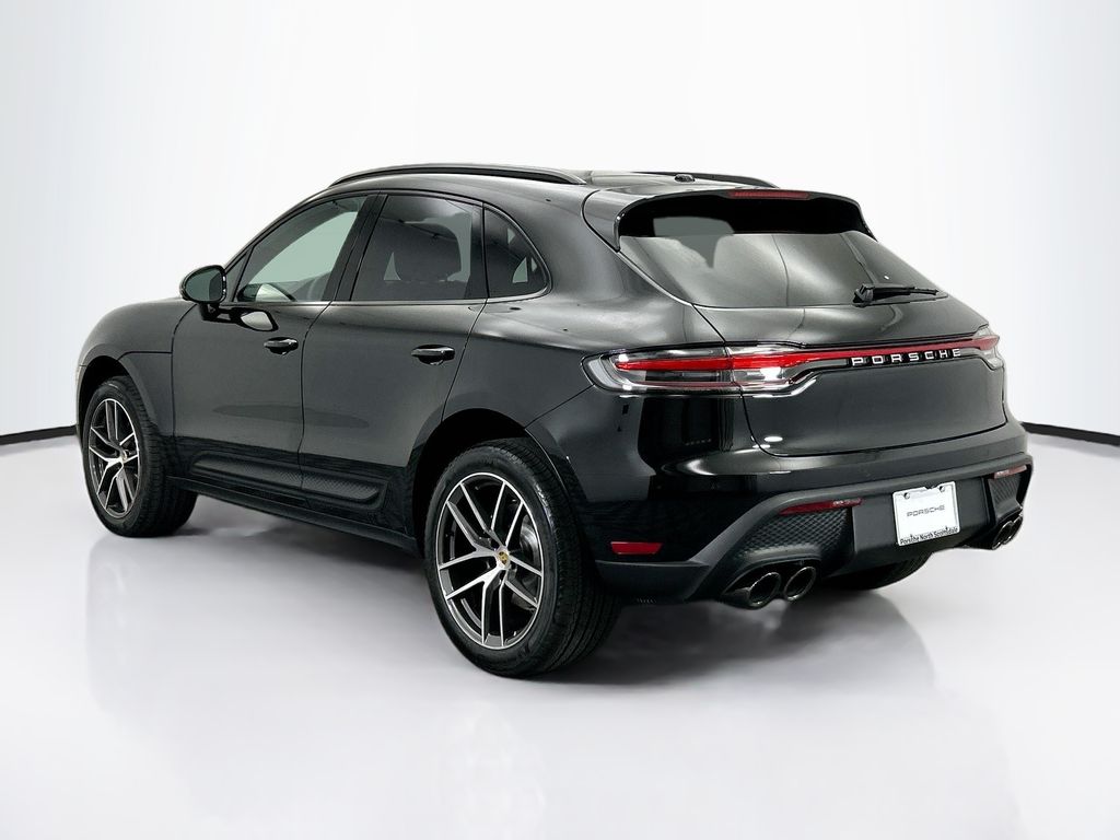 Thumbnail: 2026 Porsche Macan - 3