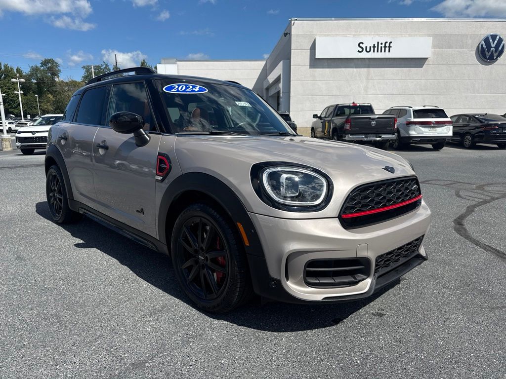2024 MINI John Cooper Works Countryman Base - 1