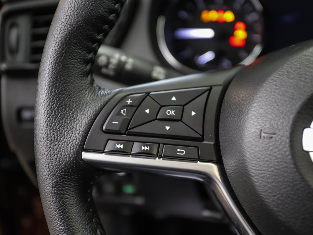 Thumbnail: 2020 Nissan Rogue - 12