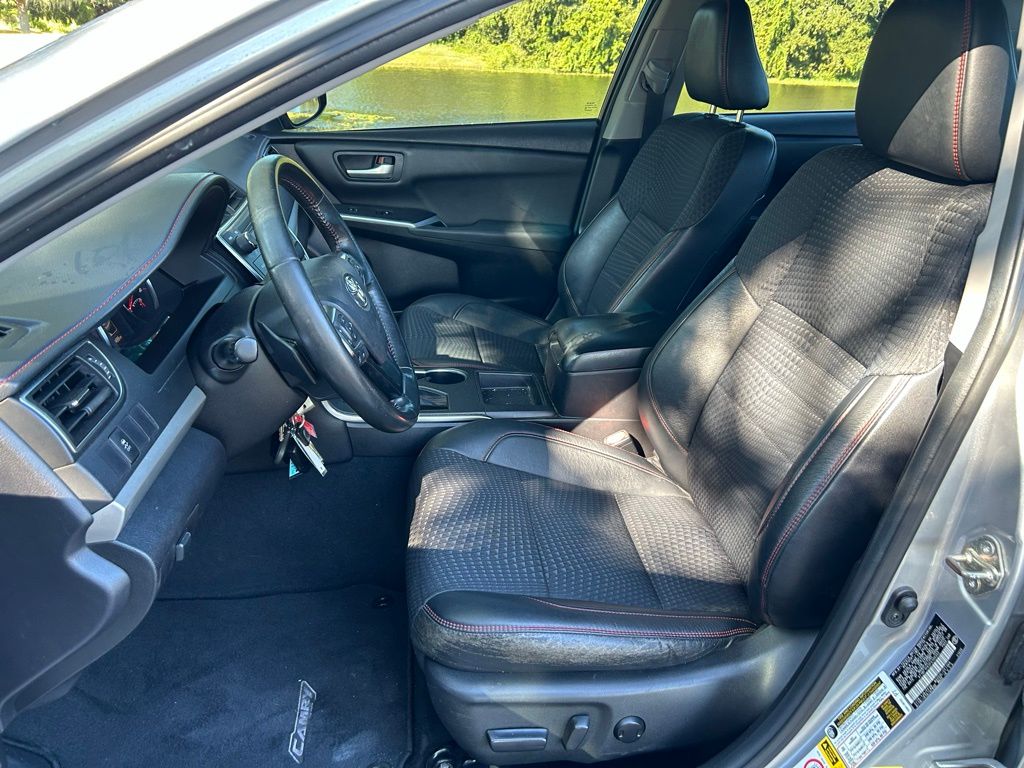 Thumbnail: 2015 Toyota Camry - 14