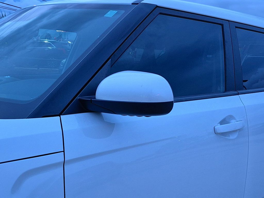 2022 Kia Soul LX White at Gullo Toyota