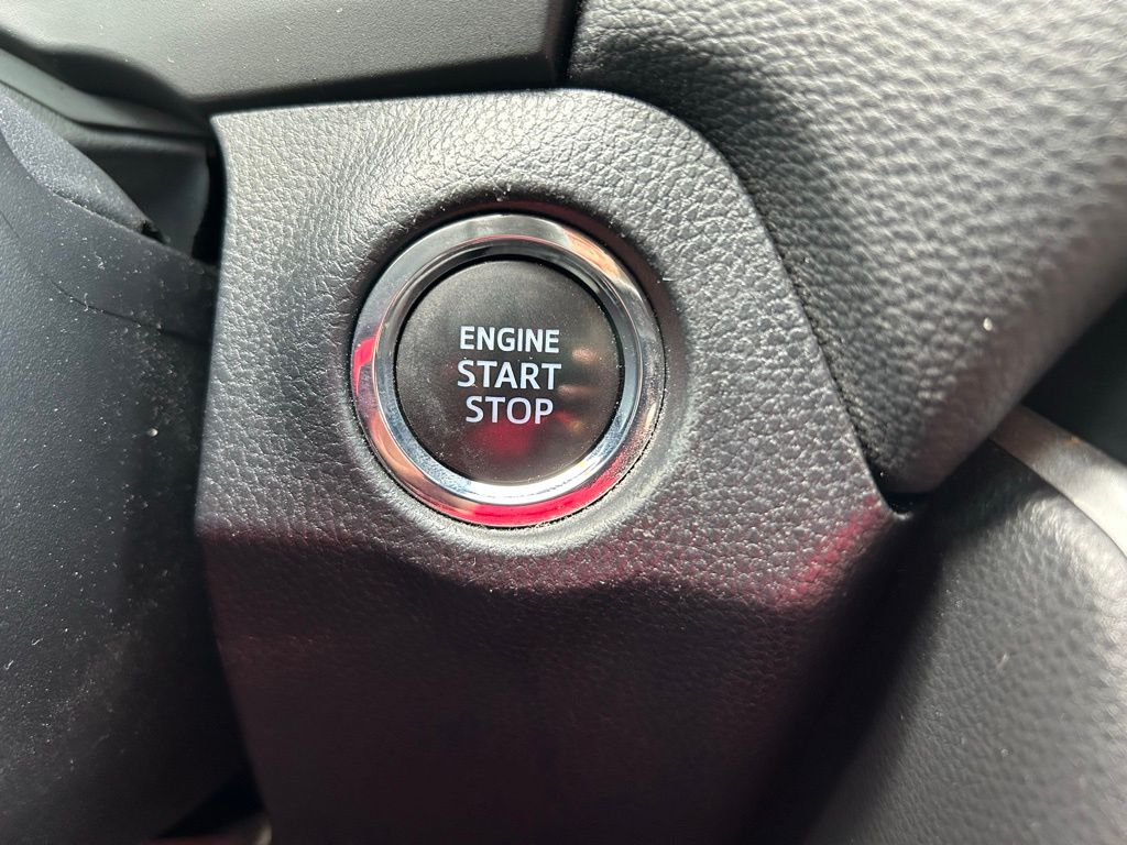 Thumbnail: 2021 Toyota RAV4 - 28