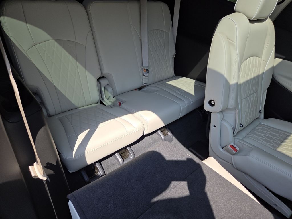 Used 2024 Black Buick Avenir image 30