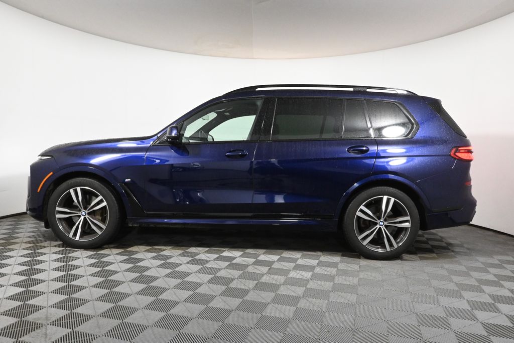 2023 BMW X7 xDrive40i 2