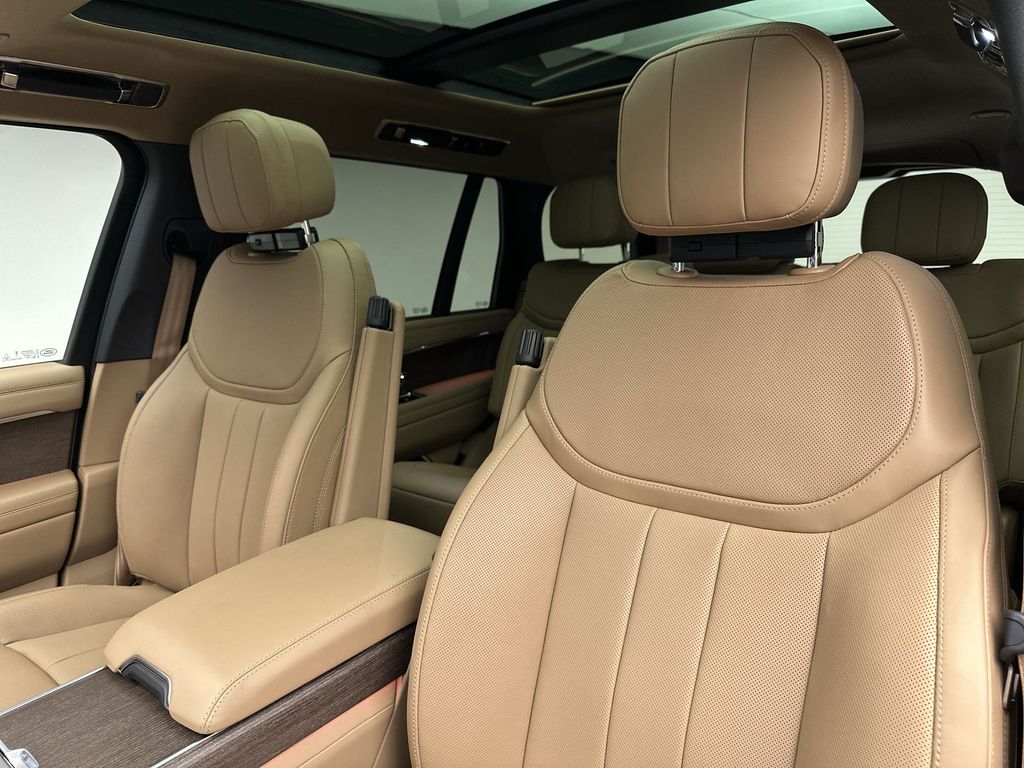 Thumbnail: 2023 Land Rover Range Rover - 13
