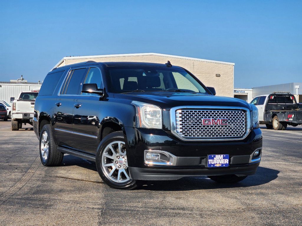 2015 GMC Yukon XL Denali 1