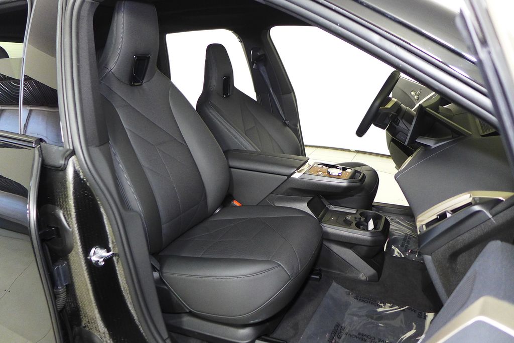 Thumbnail: 2023 BMW iX - 18