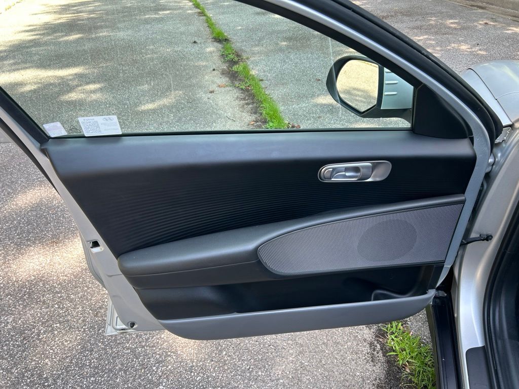 Used 2024 Gold Hyundai SEL image 12