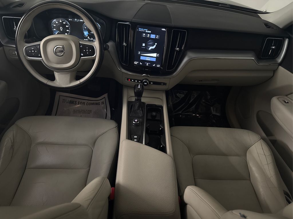 2018 Volvo XC60 Momentum - Photo 17