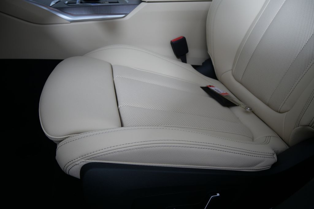 2025 BMW i4 eDrive40 9