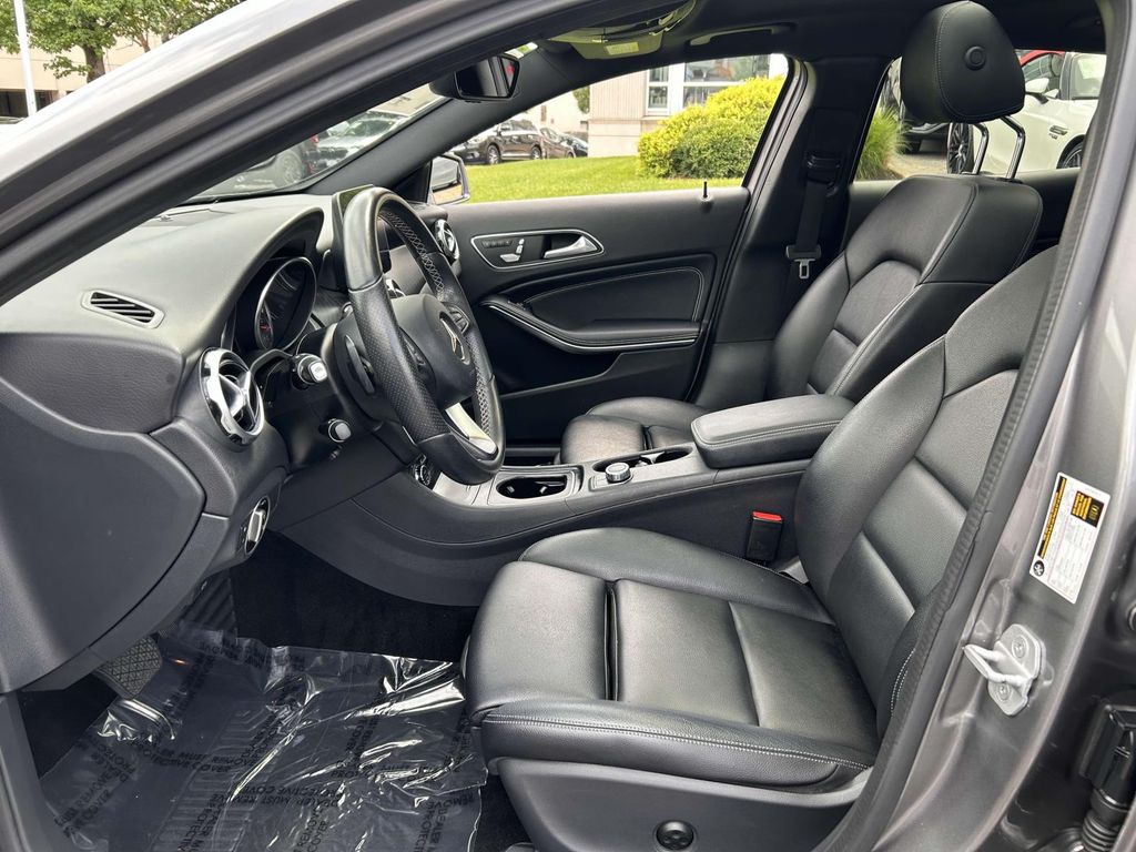 Thumbnail: 2018 Mercedes-Benz GLA - 19