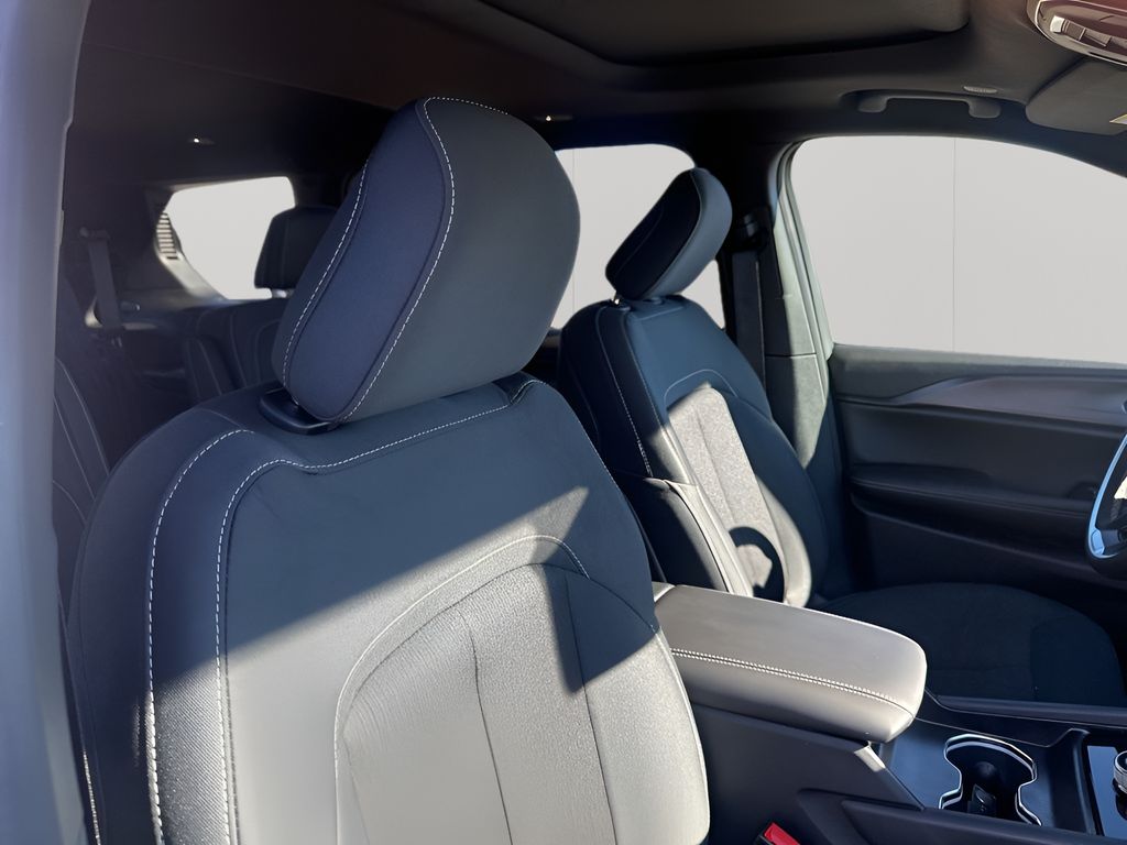 New Car 2025 Jeep Grand Cherokee L  For Sale Under $50,000 In Austin, Texas