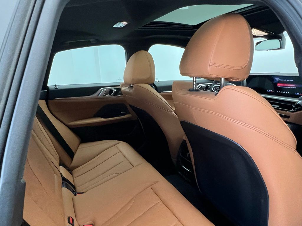 Thumbnail: 2025 BMW 4 Series - 9