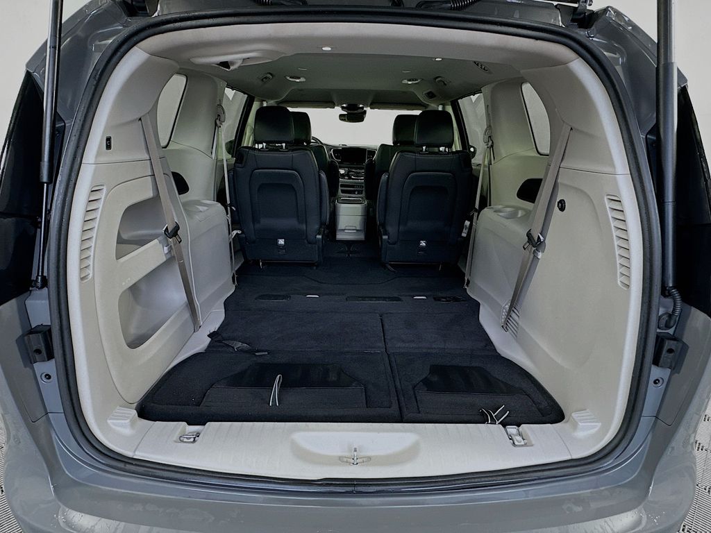 Thumbnail: 2022 Chrysler Pacifica - 26