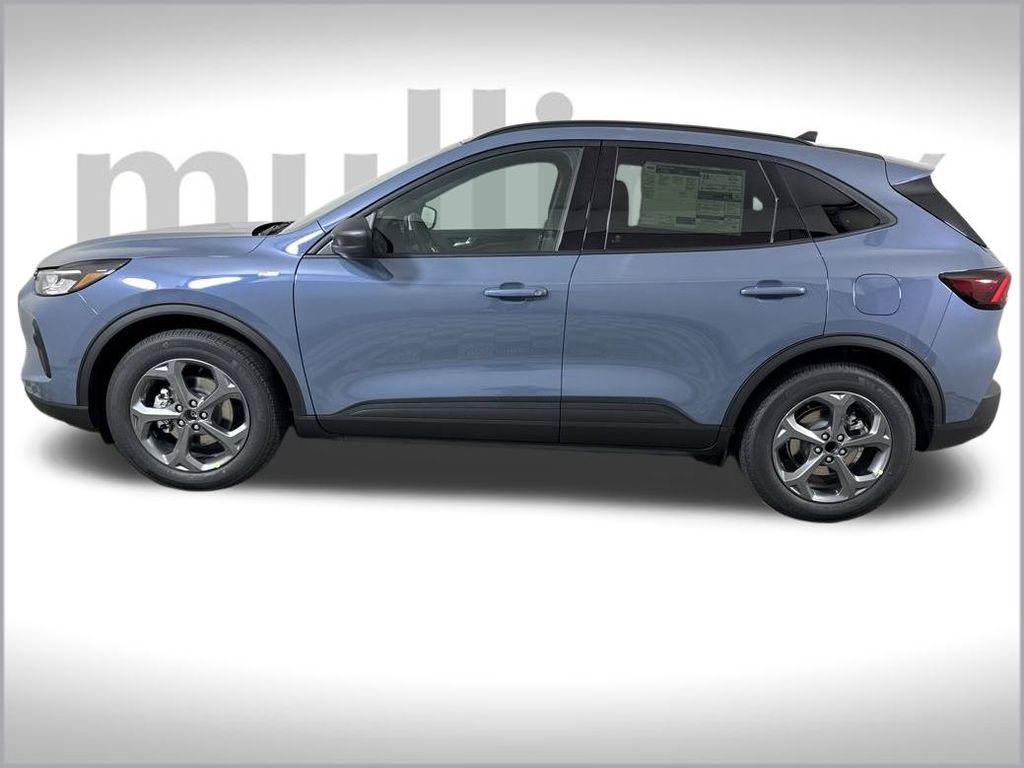 2025 Ford Escape Hybrid ST-Line photo 2