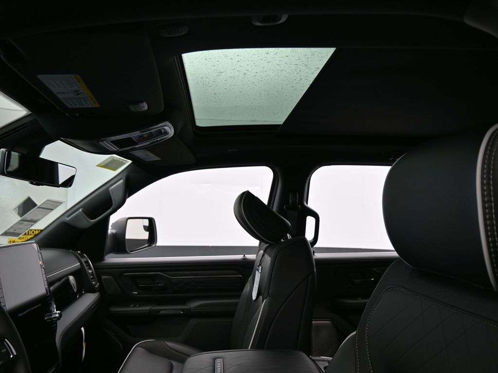 New 2026 Diamond Black Crystal Pearlcoat Ram Limited image 11