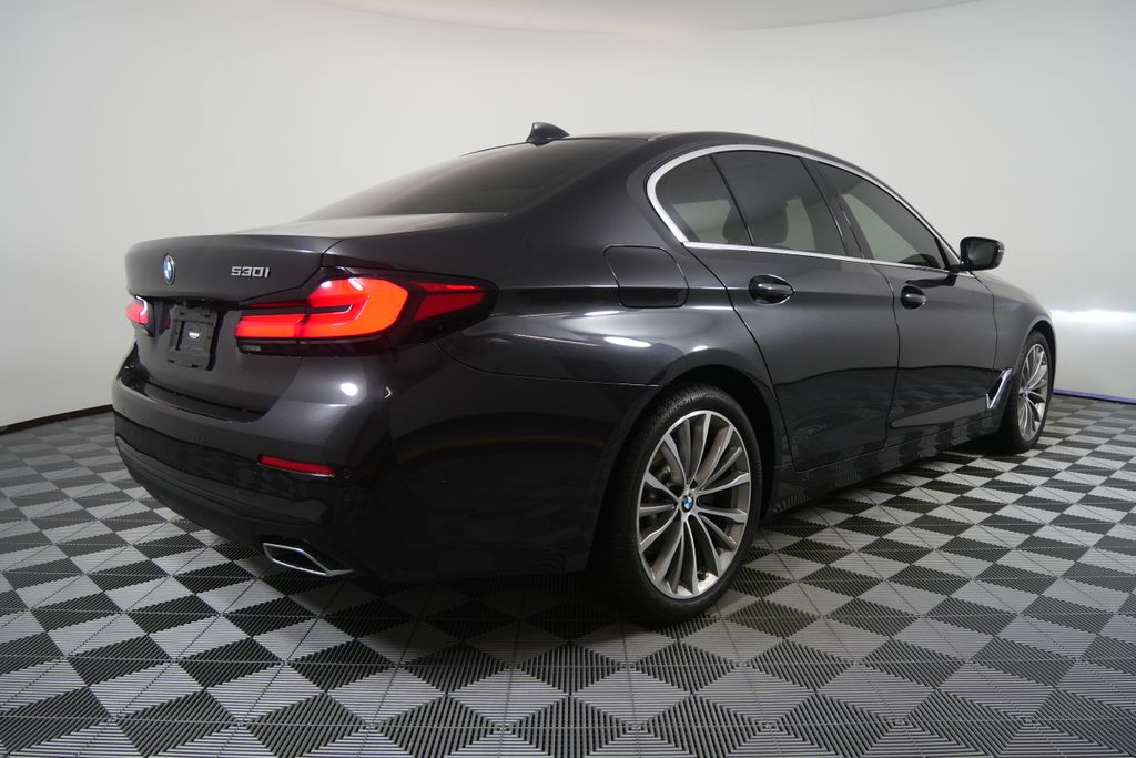 Thumbnail: 2023 BMW 5 Series - 3