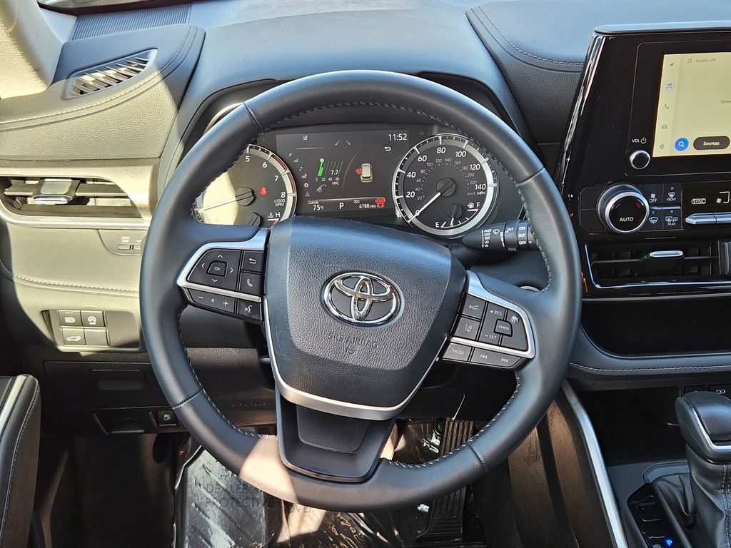 Used Car 2024 Toyota Highlander  Le For Sale Under $35,000 In San Marcos, Texas