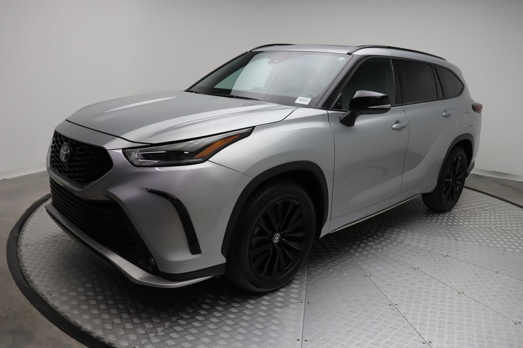 2024 Toyota Highlander XSE Hero Image