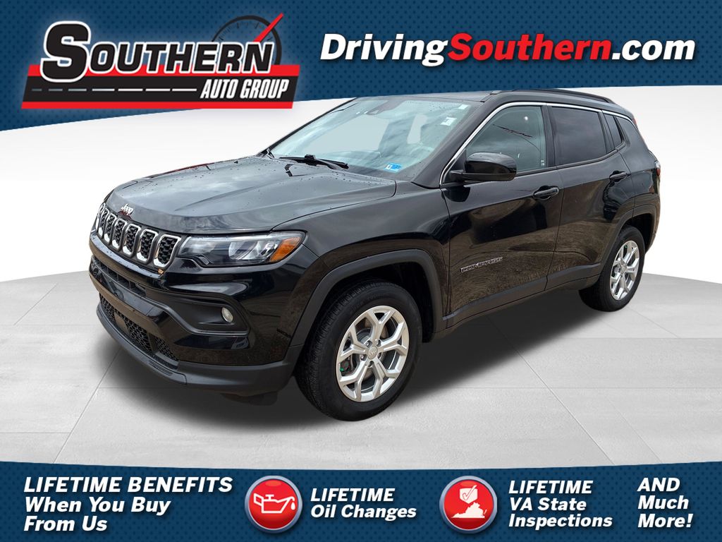 Diamond Black Crystal Pearlcoat 2024 Jeep Compass SUV / Crossover Four-Wheel Drive 8-Speed Automatic