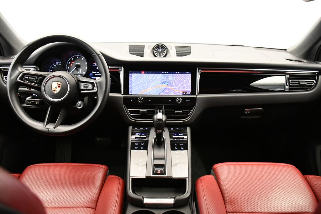 Thumbnail: 2023 Porsche Macan - 21