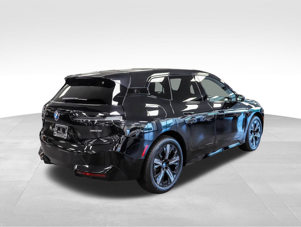 2025 BMW iX xDrive50 5