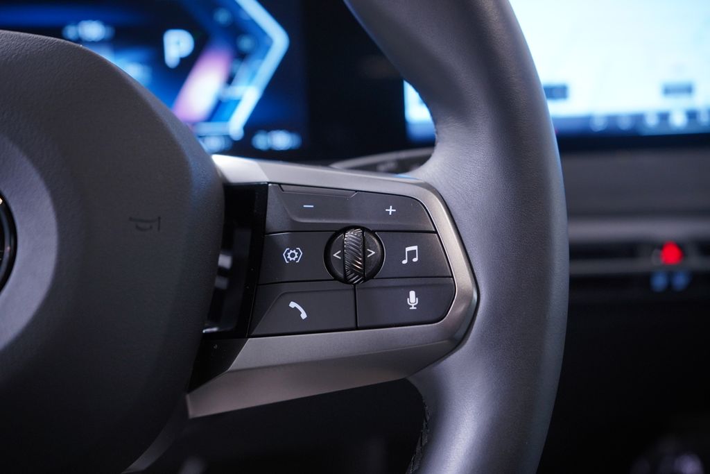 Thumbnail: 2026 BMW iX - 20