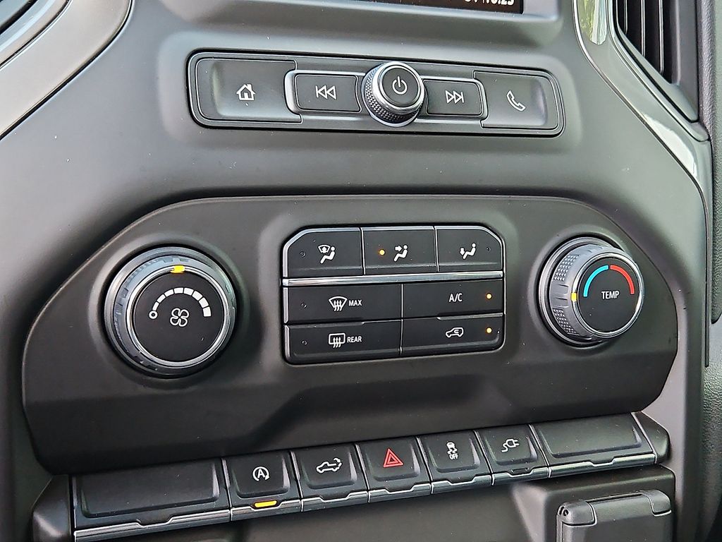 Thumbnail: 2021 Chevrolet Silverado 1500 - 16
