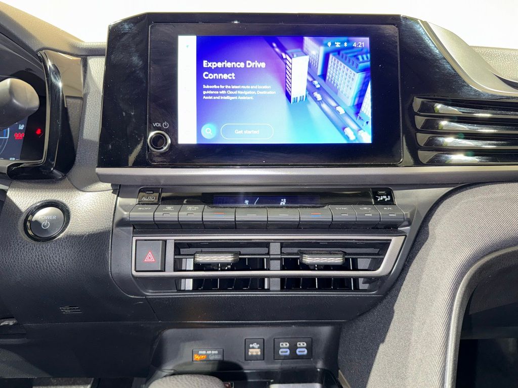 Thumbnail: 2025 Toyota Camry - 25