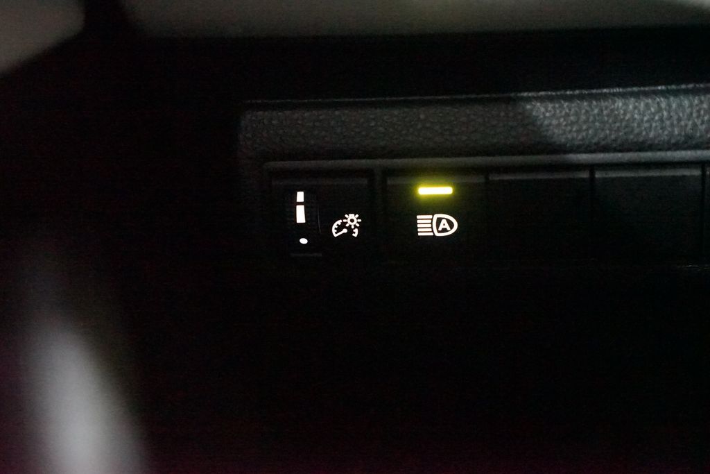 Thumbnail: 2023 Toyota Corolla - 22